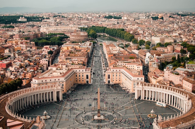 Vespa Through Rome